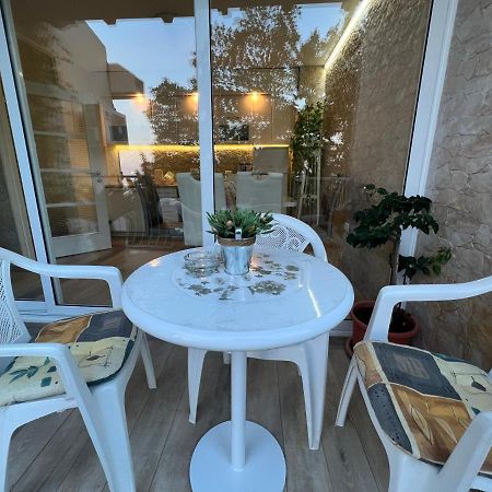 Seahaven Apartment Petrovac Exterior foto