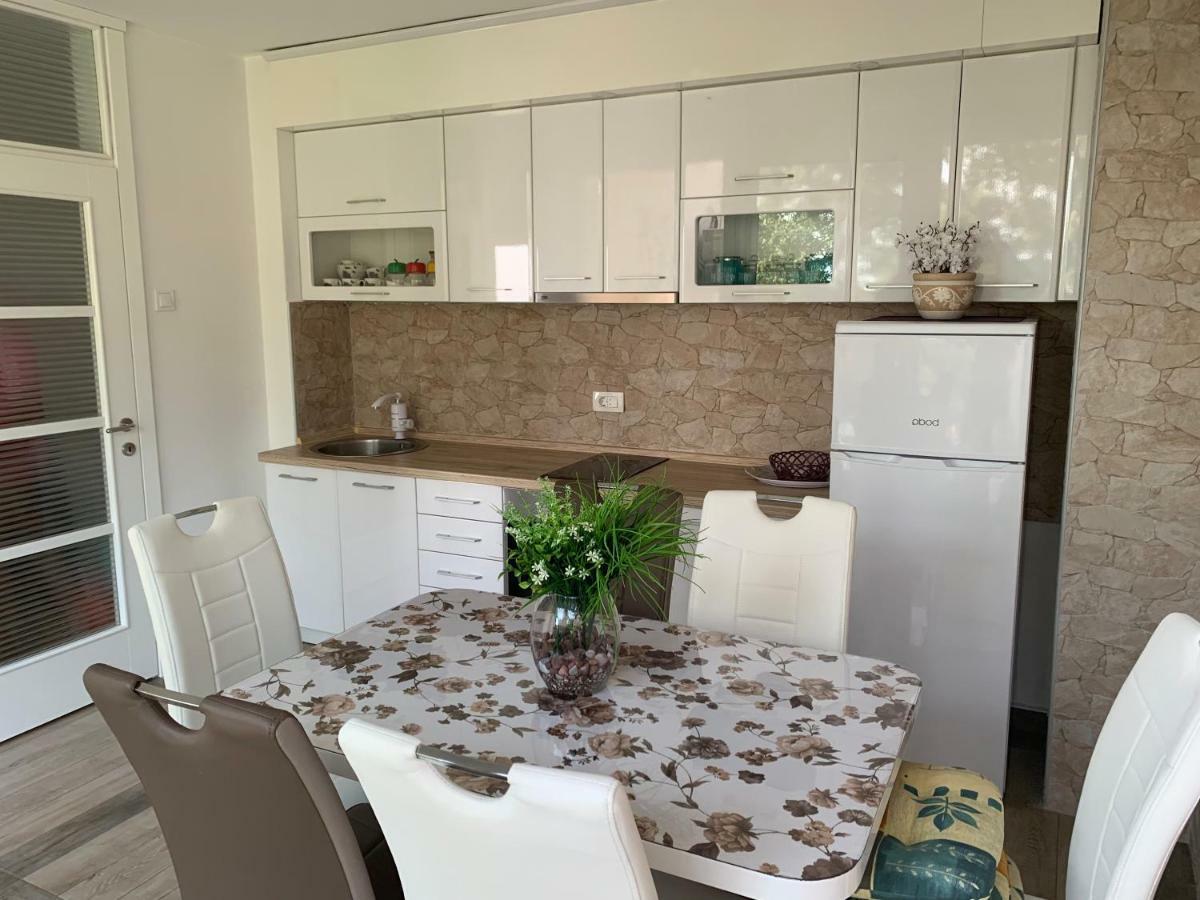 Seahaven Apartment Petrovac Exterior foto